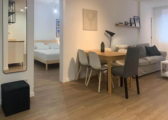 Las Canteras Beach لاس بالماس دي غران كاناريا